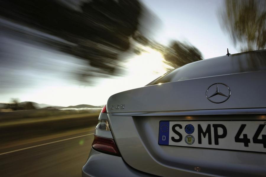  Mercedes-Benz S65 AMG 2007 года  (фото 15 из 27)